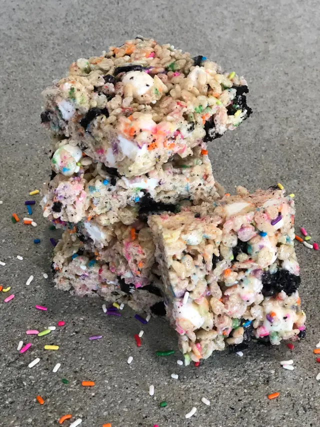 Birthday cake rice krispy treats