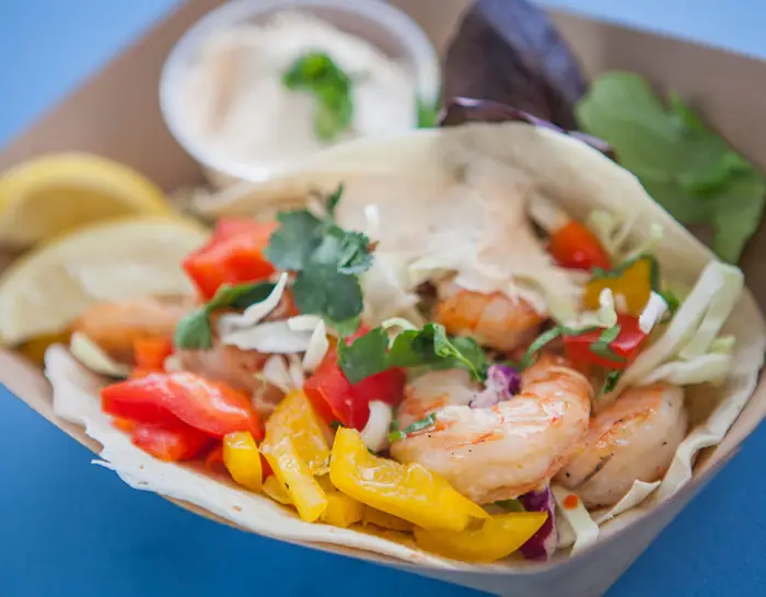 Shrimp taco with cabbage and bell peppers